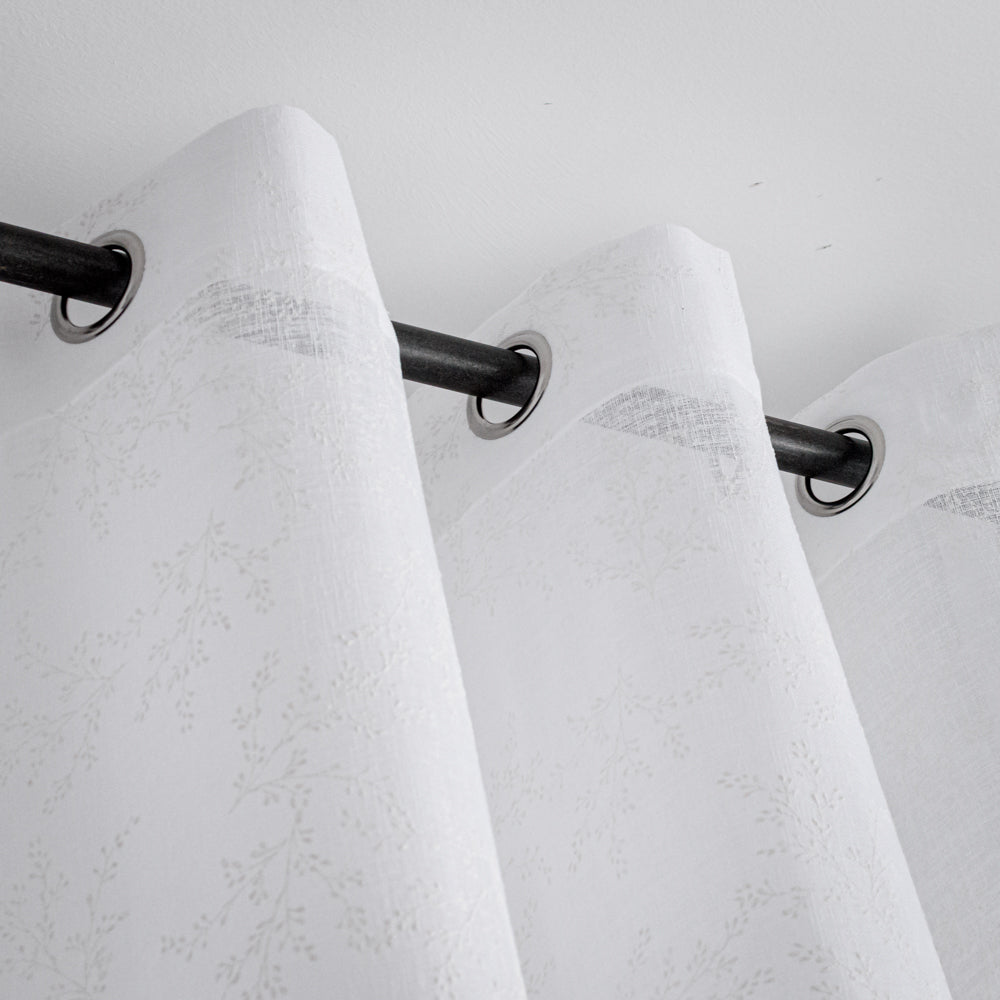 Κουρτίνα Λινή Ημιδιάφανη Λευκή Με Λευκά Άνθη Με Κρίκο Υ270xΦ280cm A710-12