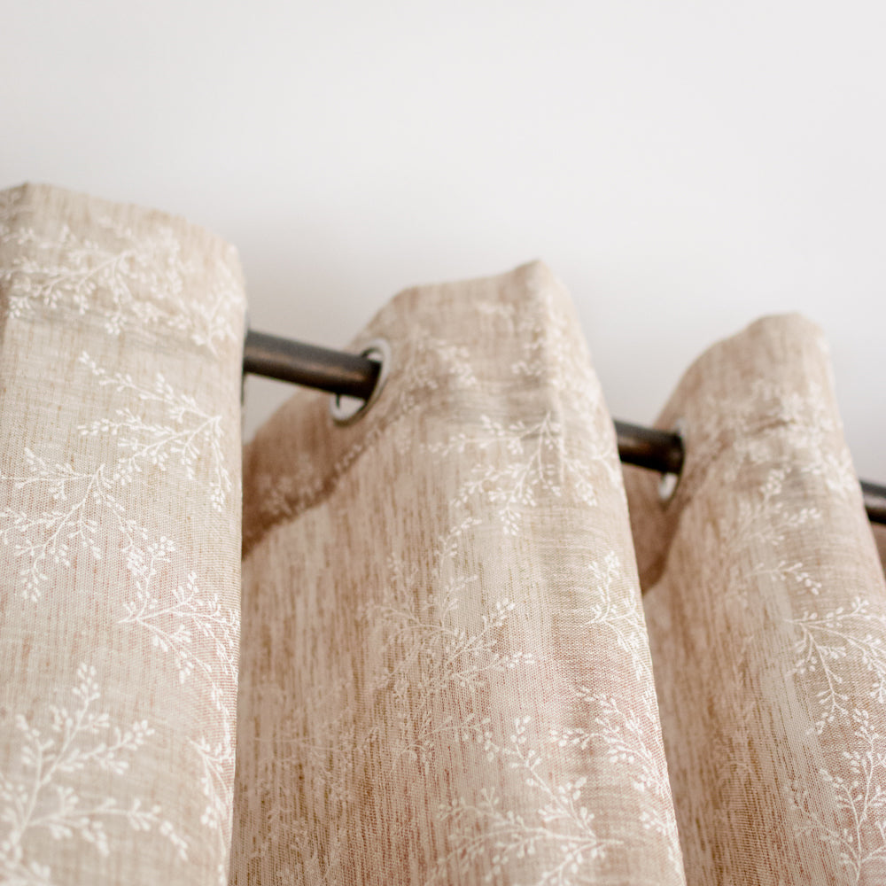 Κουρτίνα Λινή Ημιδιάφανη Μόκα Με Λευκά Άνθη Με Κρίκο Υ270xΦ280cm A710-4